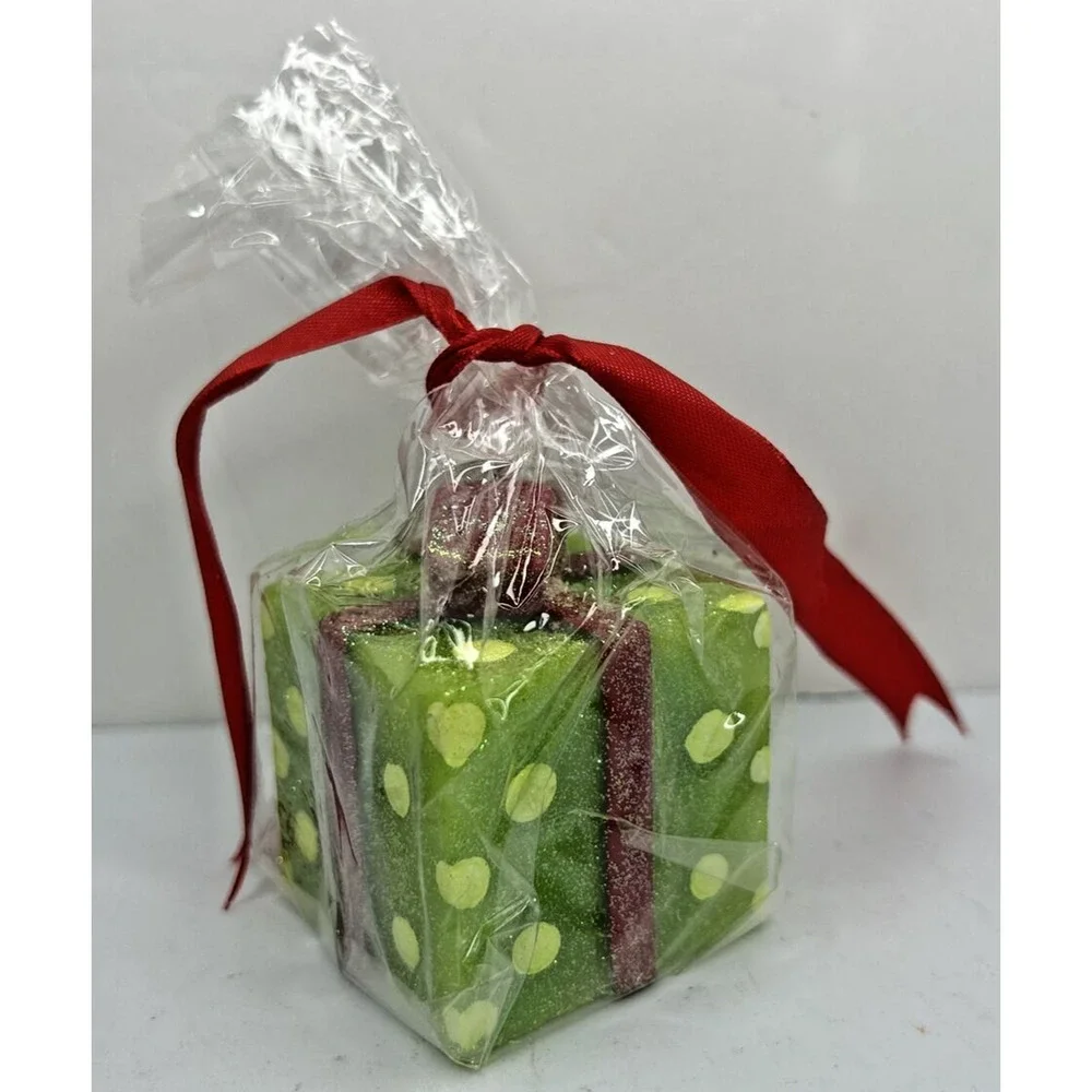 Vintage Christmas‎ Present Candle New in Packaging 2